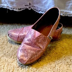 Kids sparkly pink Tom’s size youth 3